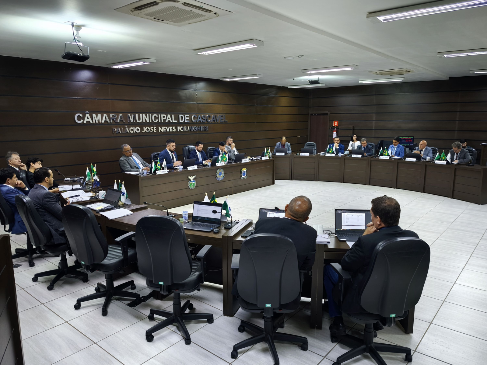 Projeto que aumenta IPTU em Cascavel é aprovado em menos de 5 segundos; Oposição perde a chance de discursar de forma contrária ao projeto.