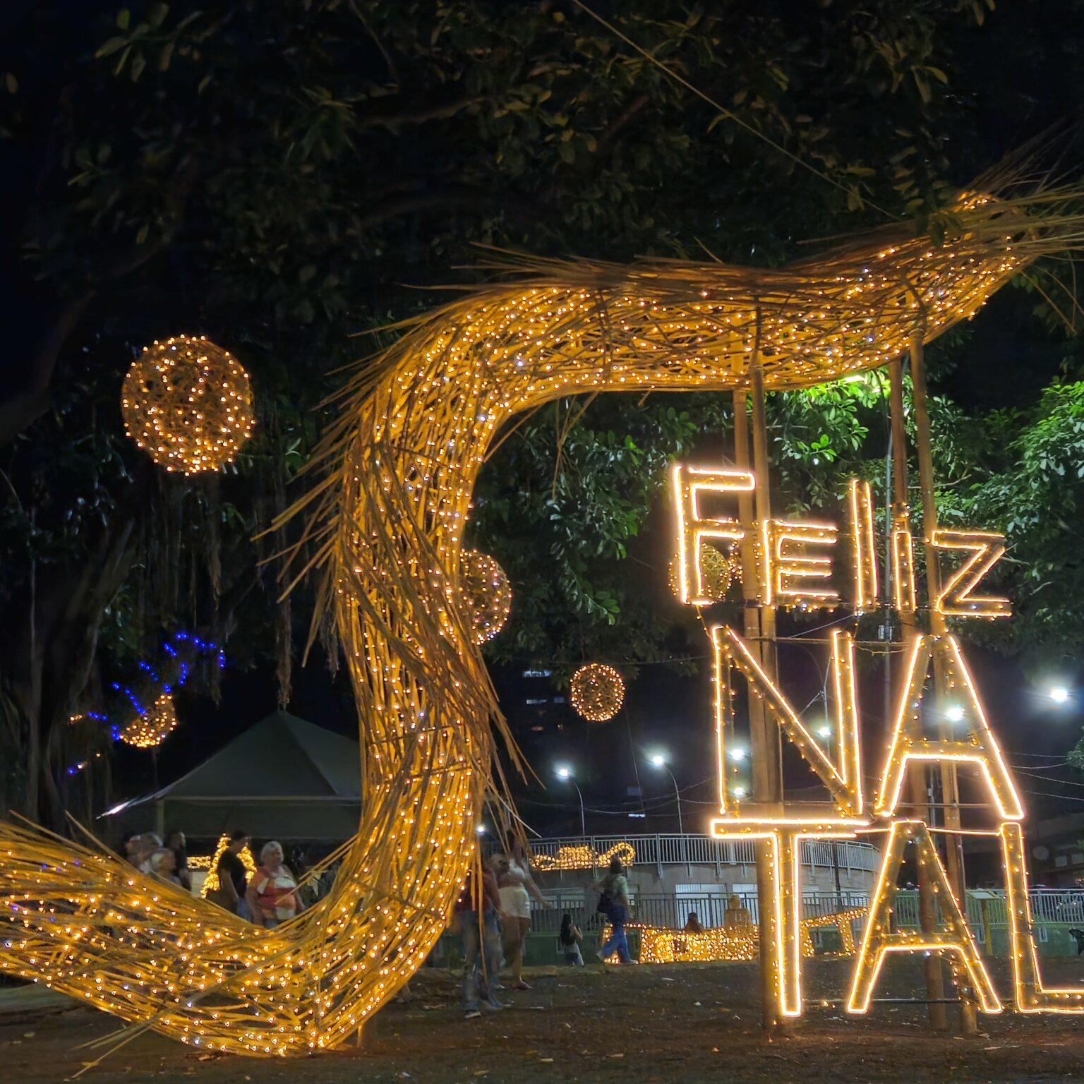 Natal sem luz em Foz do Iguaçu expõe falhas em contrato de R$ 2,44 milhões e entra no radar do TCE-PR