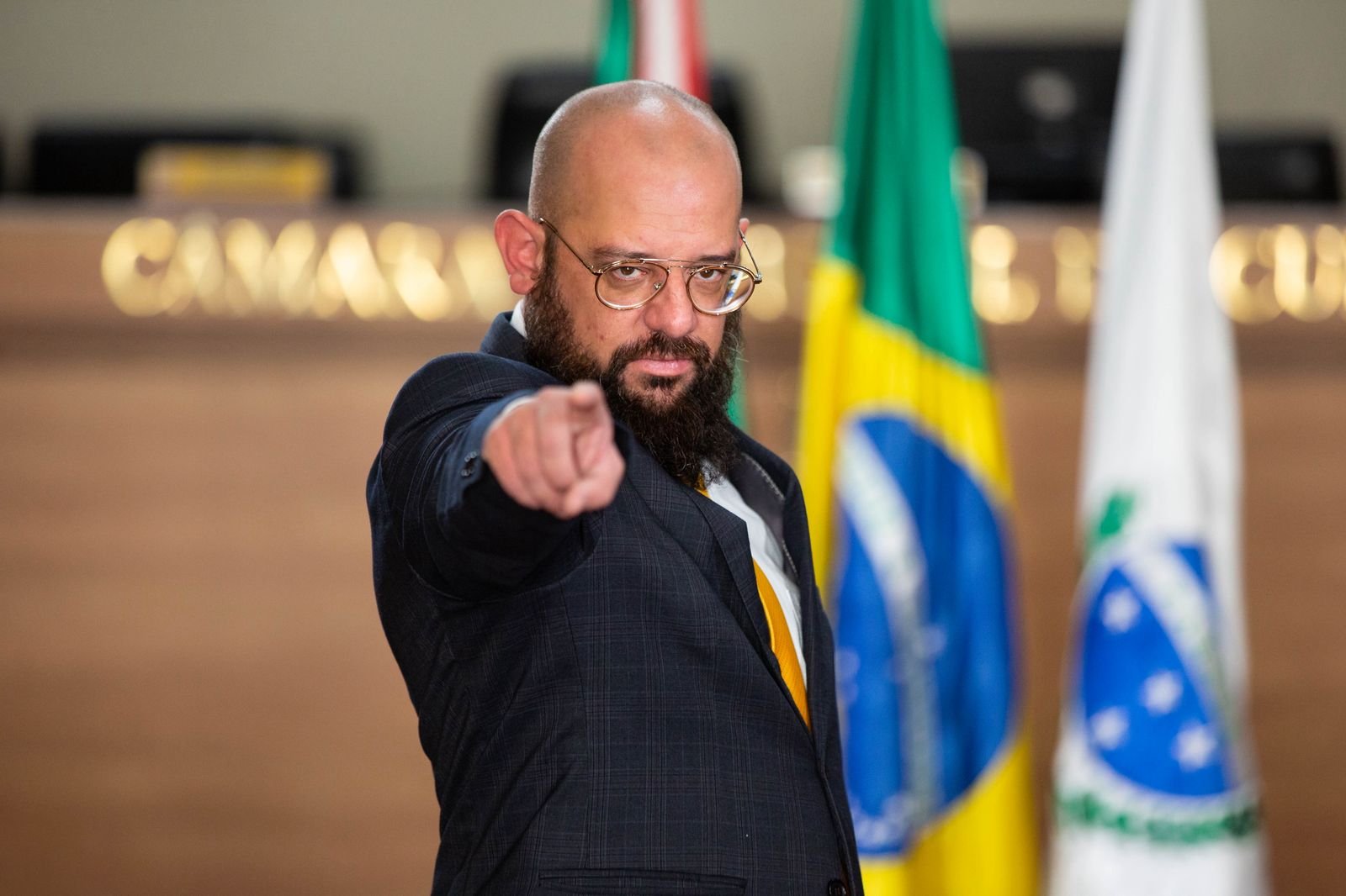 Ministério Público abre ação por nepotismo contra vereador de Curitiba